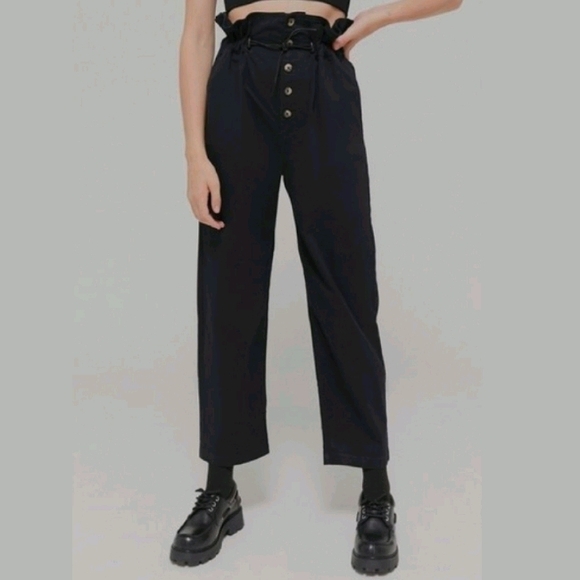 URBAN OUTFITTERS Terra High-Waisted Button-Front Paperbag Pants XS - Picture 1 of 7